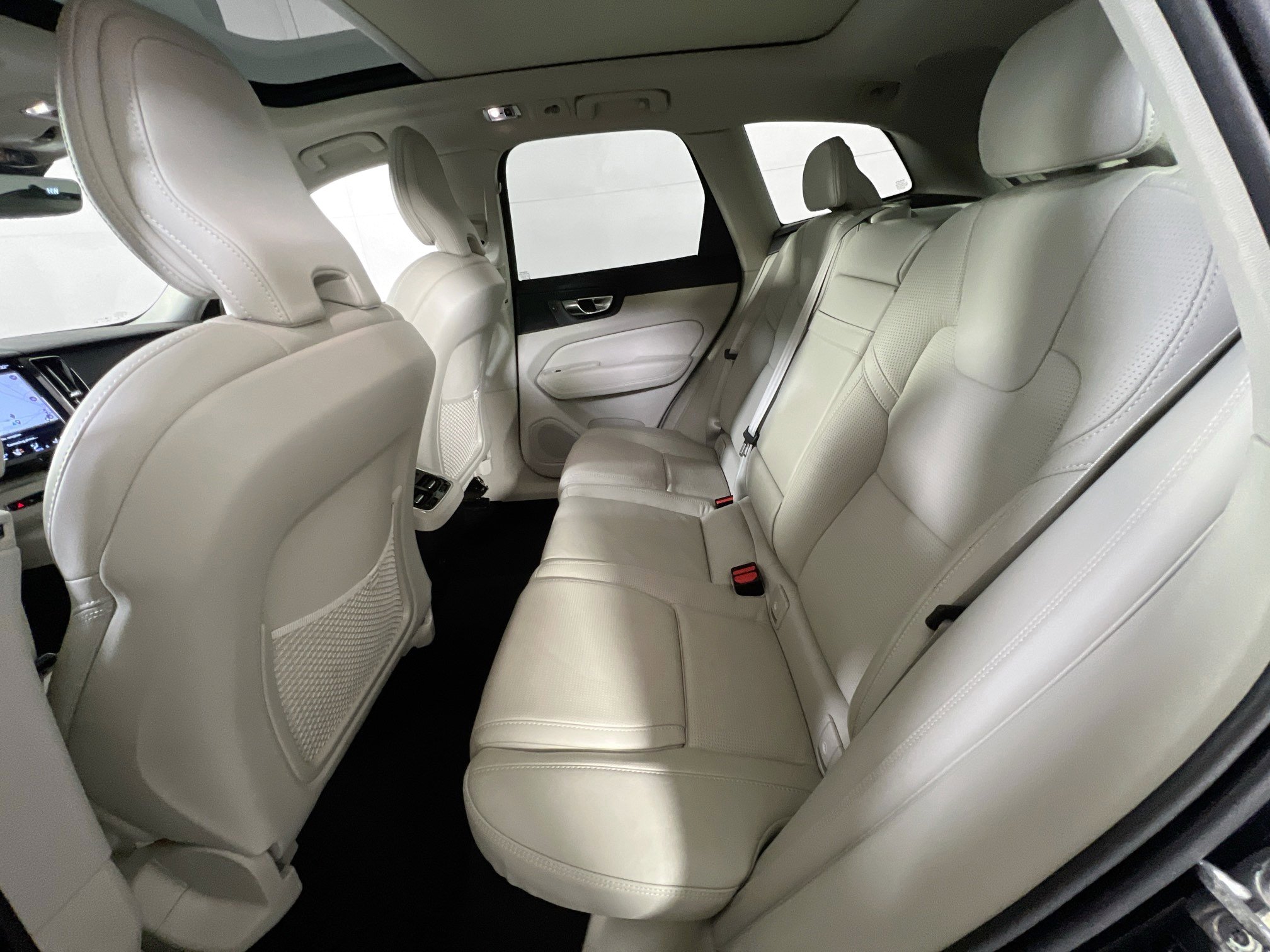 Used 2021 Volvo XC60 T5 Inscription image 25