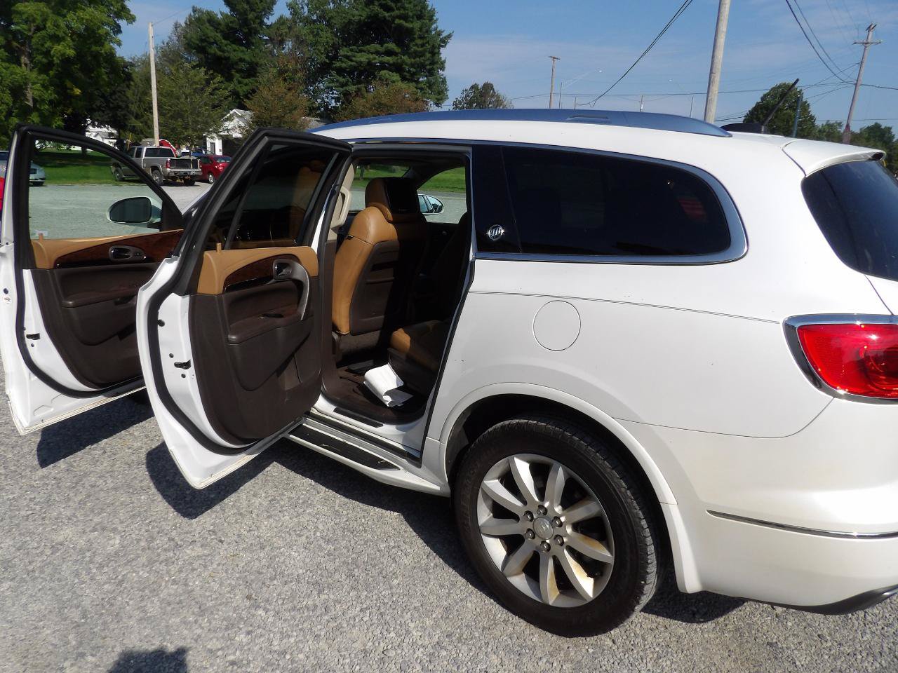Used 2017 Buick Enclave Premium w/ Experience Buick Package AWD/4WD image 8