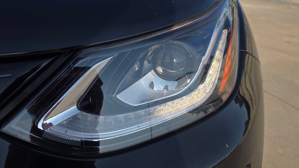 Used 2020 Chevrolet Bolt LT FWD image 9