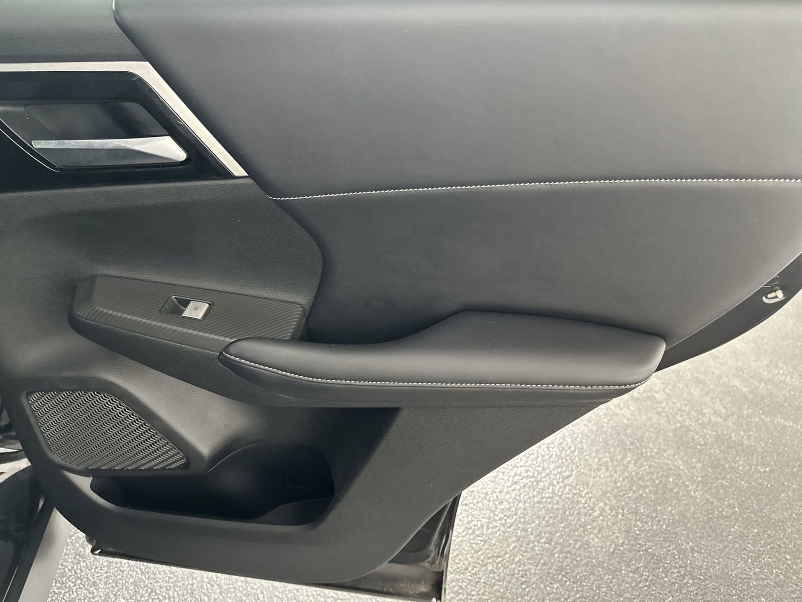 Used 2022 Mitsubishi Outlander SE image 30