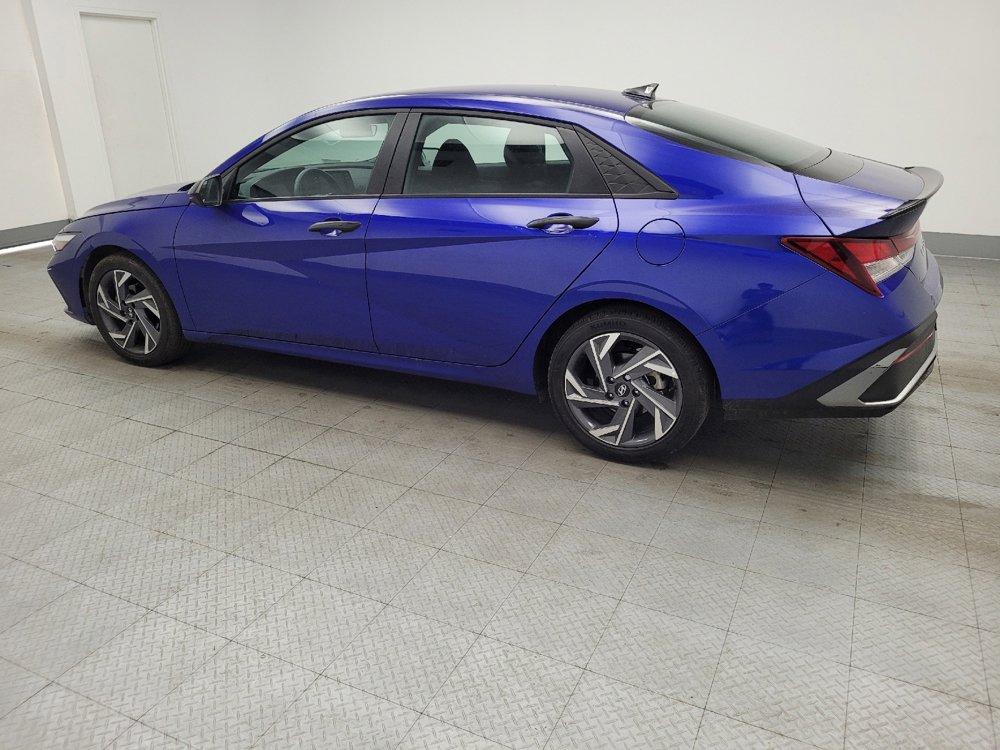 Used 2025 Hyundai Elantra Sport FWD image 3