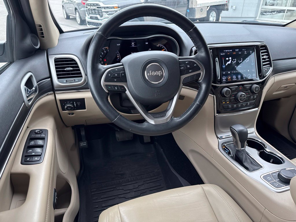 Used 2021 Jeep Grand Cherokee Limited AWD/4WD image 17