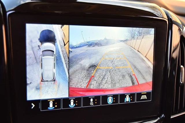 Used 2020 Chevrolet Traverse RS image 15