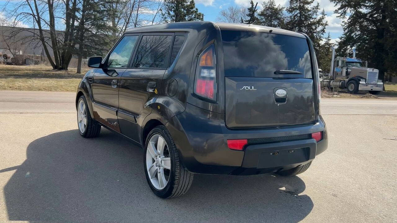Used 2010 Kia Soul ! image 4