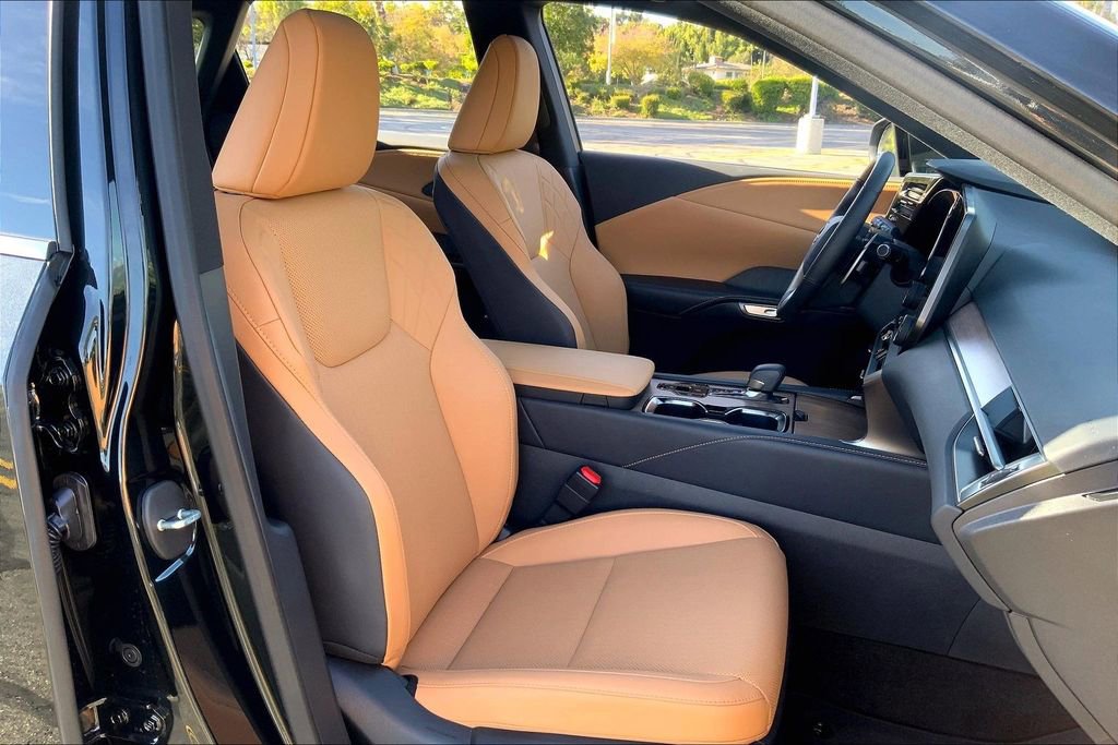 Used 2026 Lexus RX 350 Premium w/ Accessory Package (K3) image 9