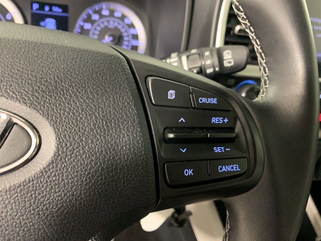 Used 2022 Hyundai Venue SEL image 21