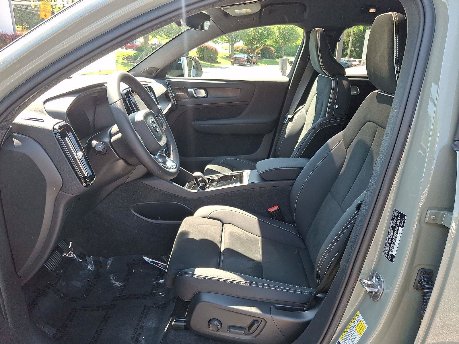 Certified 2023 Volvo C40 P8 Recharge Ultimate w/ Protection Package Premier AWD/4WD image 14