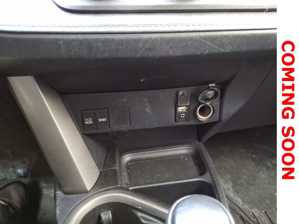 Used 2016 Toyota RAV4 LE image 11