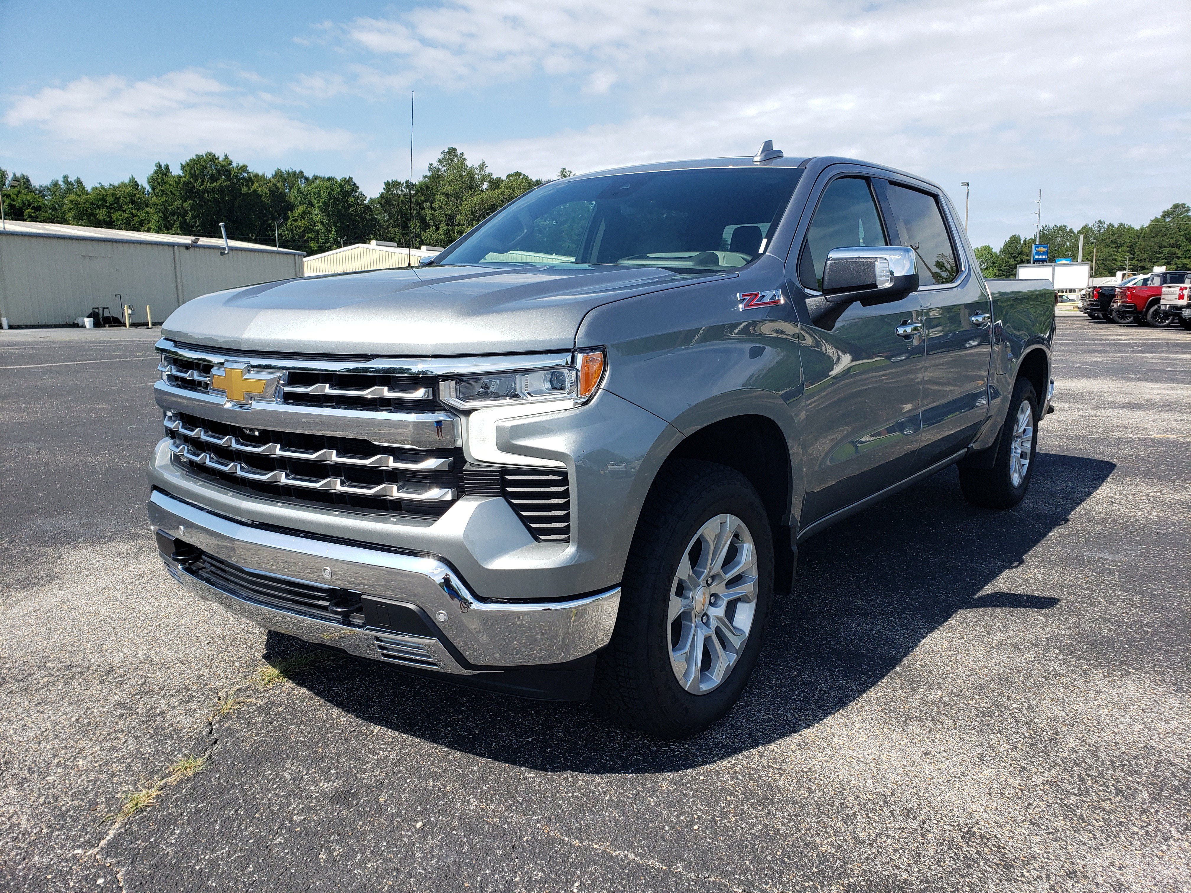 New 2026 Chevrolet Silverado 1500 LTZ w/ LTZ Premium Package AWD/4WD image 2