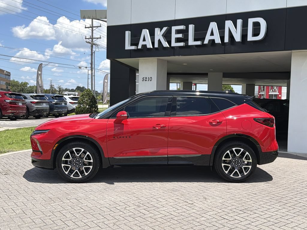 Certified 2023 Chevrolet Blazer RS w/ Driver Confidence II Package FWD image 3