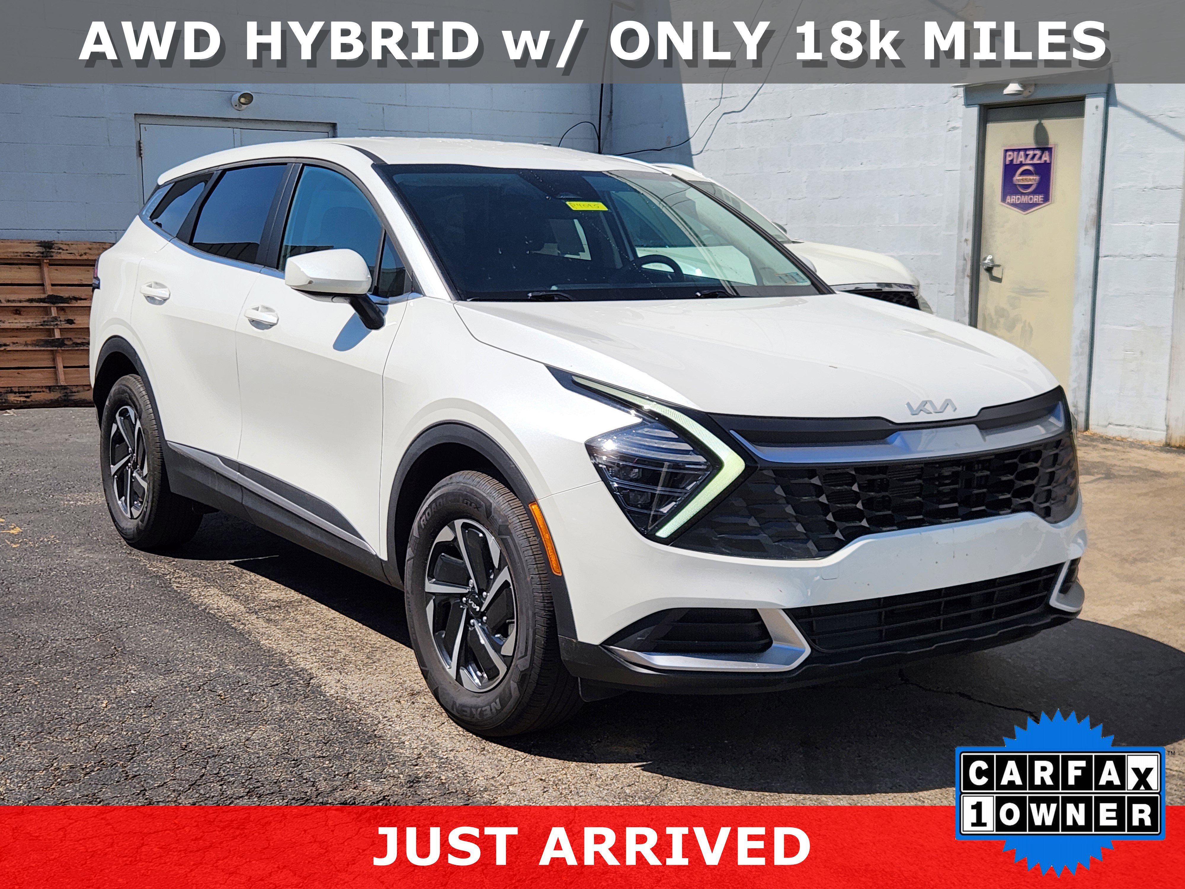 Used 2024 Kia Sportage LX image 1