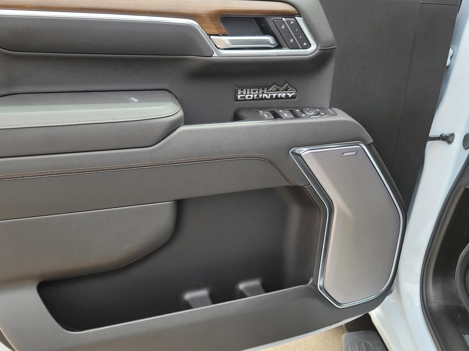 New 2026 Chevrolet Silverado 1500 High Country w/ High Country Premium Package AWD/4WD image 13