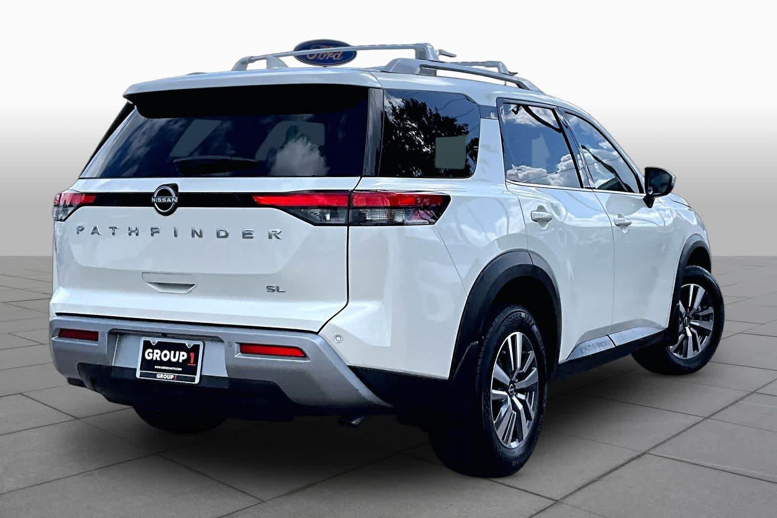 Certified 2024 Nissan Pathfinder SL FWD image 12