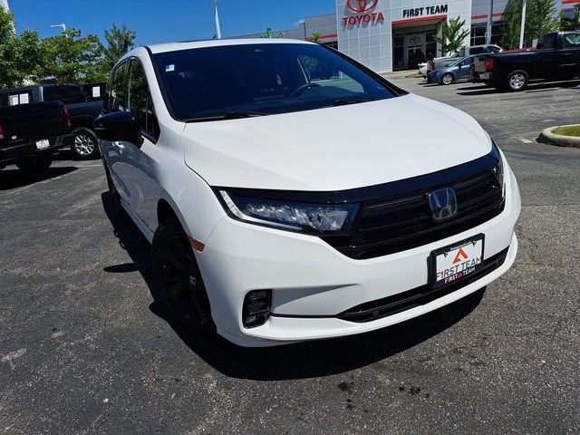 Used 2024 Honda Odyssey Sport image 4