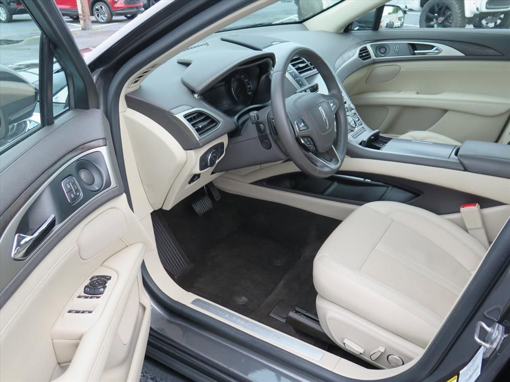 Used 2020 Lincoln MKZ Reserve AWD/4WD image 9