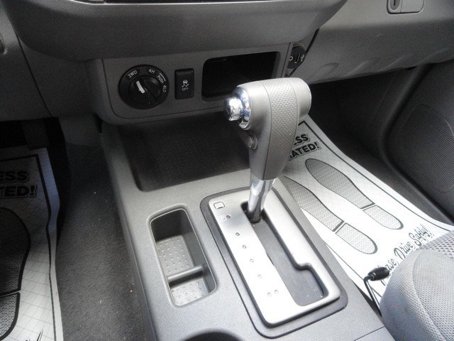 Used 2019 Nissan Frontier SV image 11