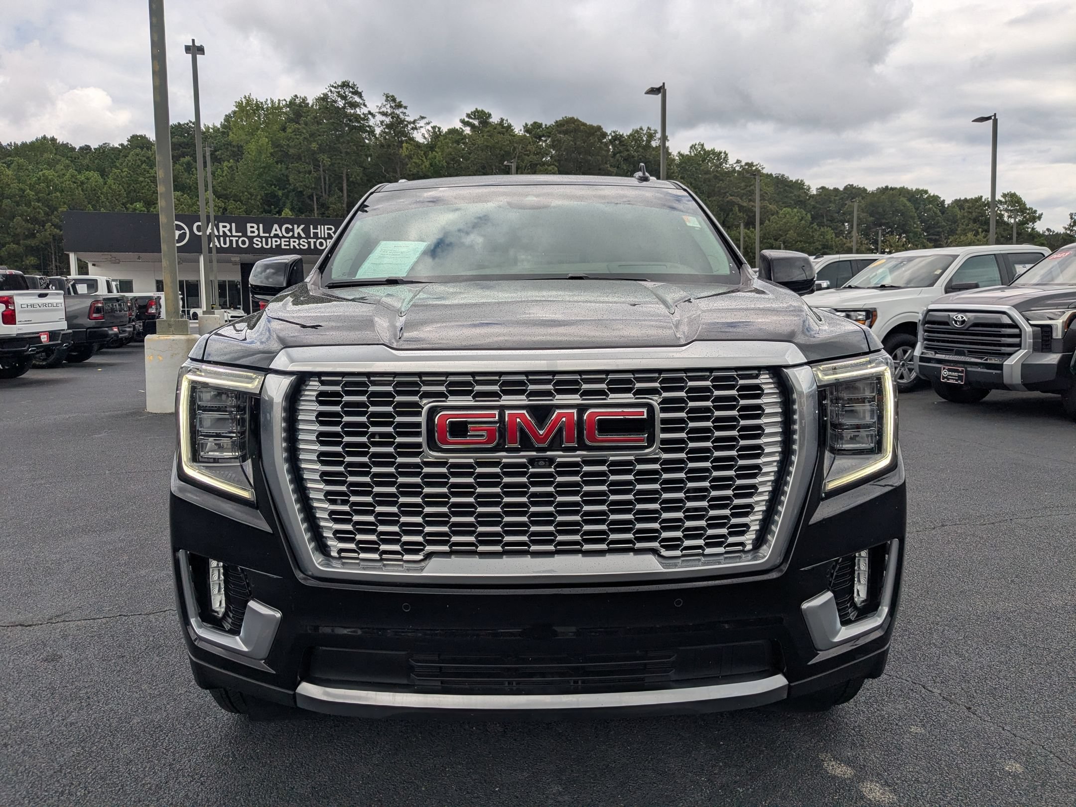 Used 2024 GMC Yukon Denali w/ Denali Reserve Package AWD/4WD image 2