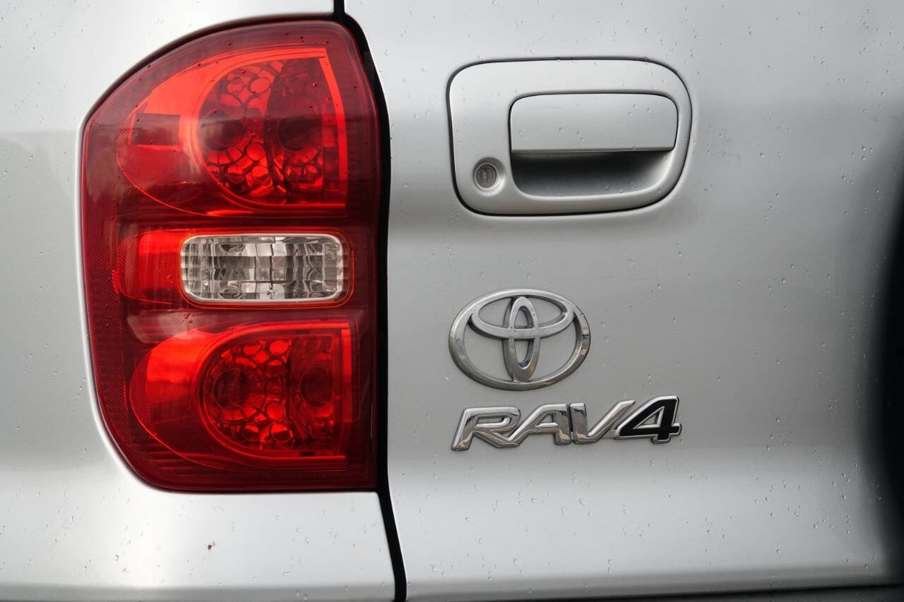 Used 2005 Toyota RAV4 4WD image 45