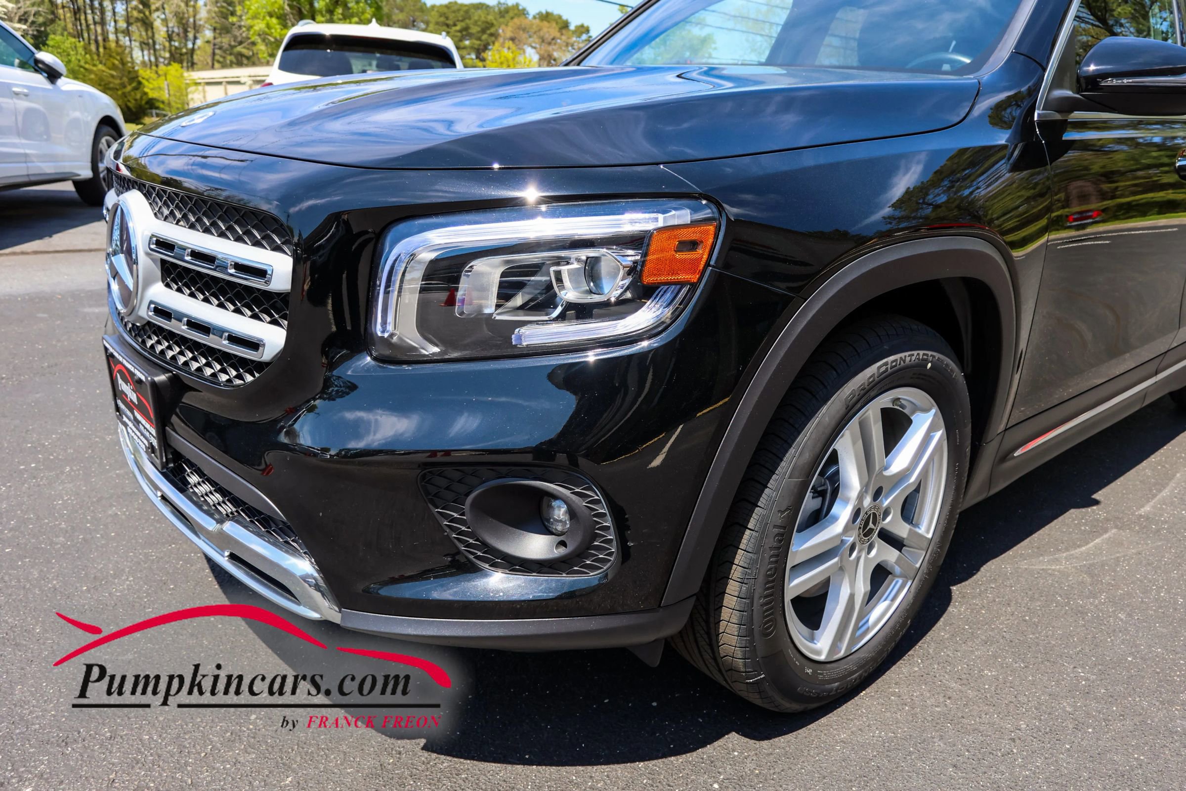 Used 2021 Mercedes-Benz GLB 250 4MATIC w/ Premium Package image 9