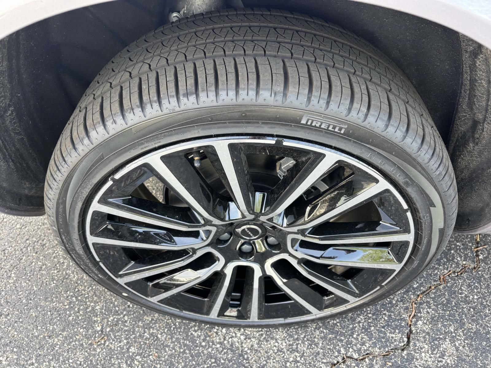New 2026 Volvo XC90 B6 Plus w/ Protection Package Premier AWD/4WD image 10