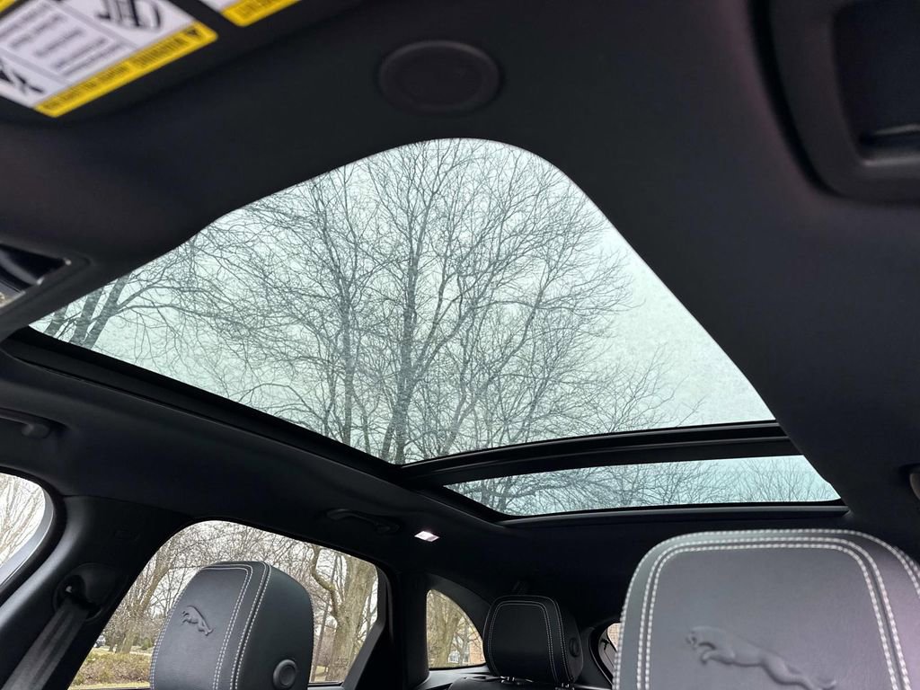 New 2025 Jaguar F-PACE R-Dynamic S image 18