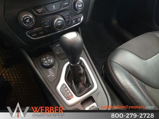 Used 2014 Jeep Cherokee Trailhawk w/ Cold Weather Group image 18