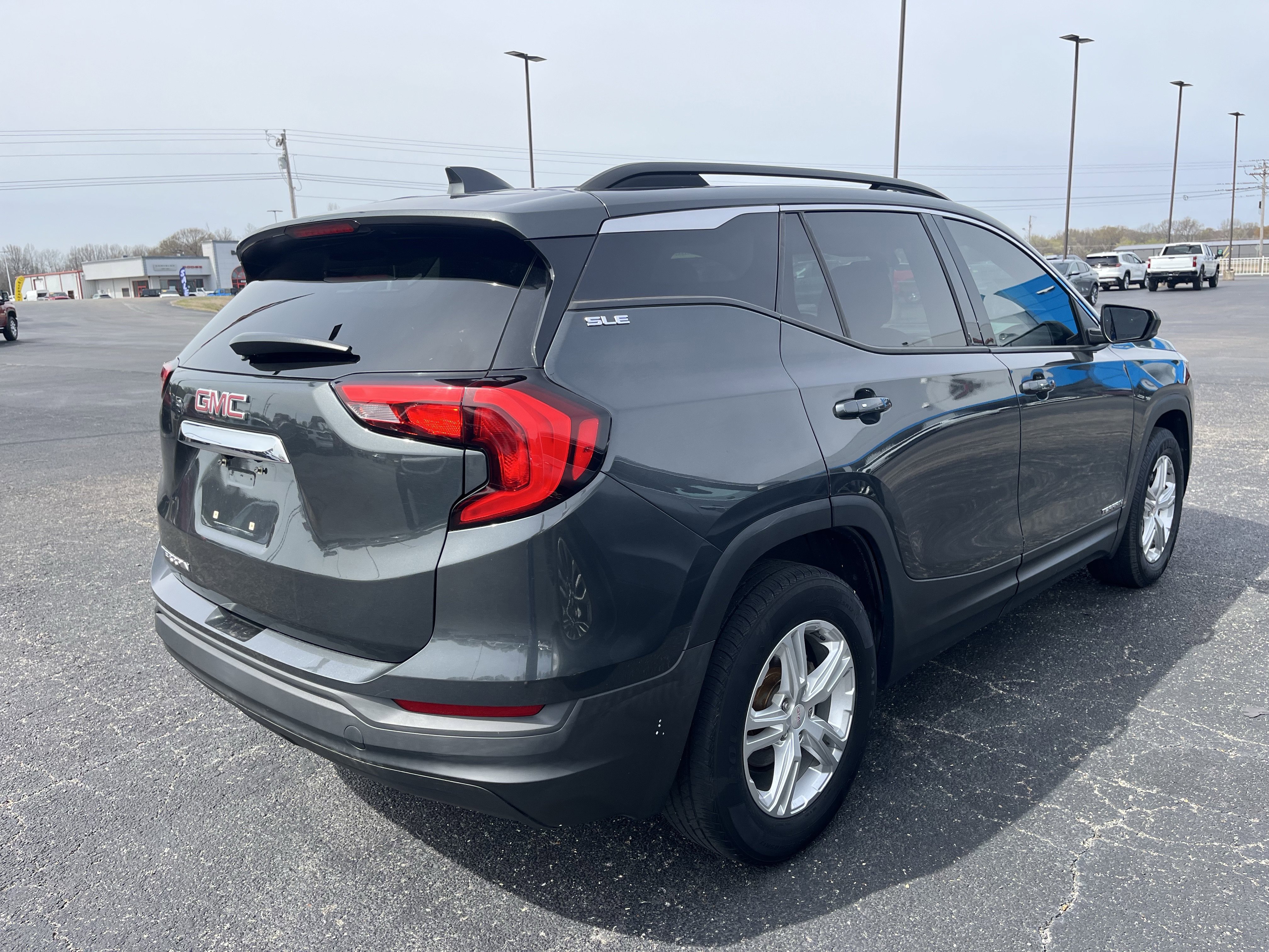 Used 2018 GMC Terrain SLE w/ Driver Convenience Package image 3