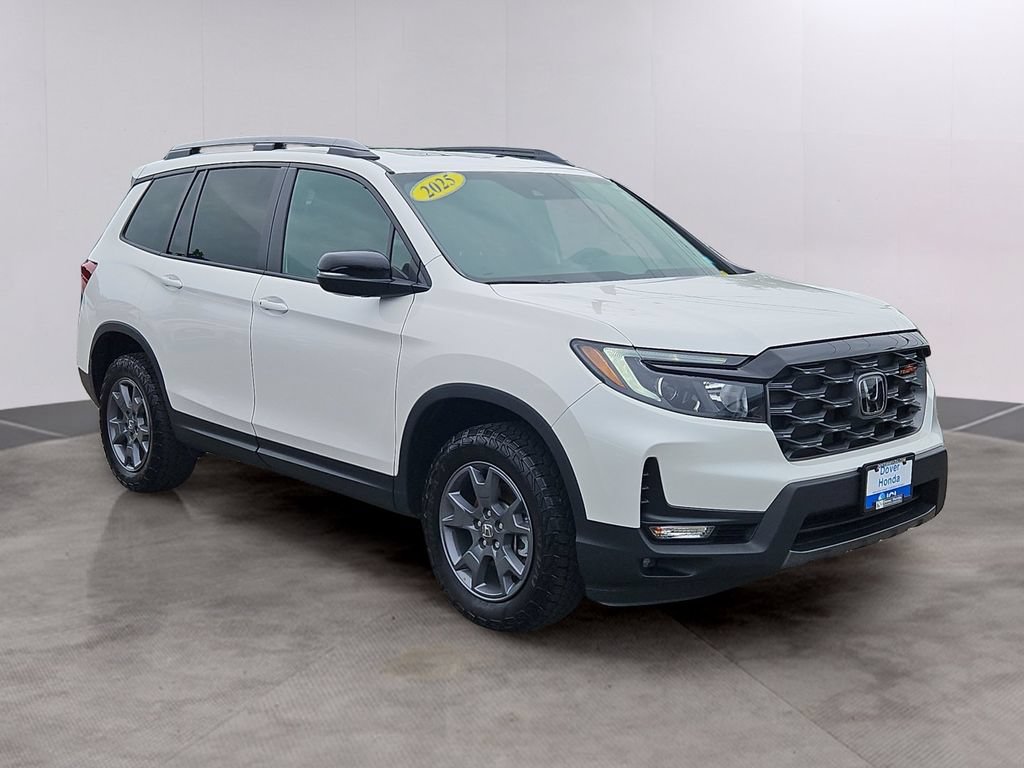 Certified 2025 Honda Passport TrailSport image 3