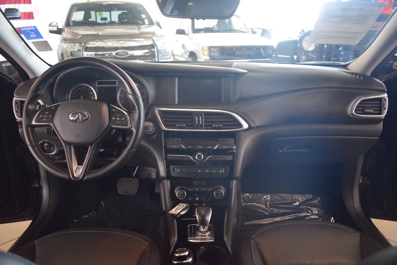 Used 2018 INFINITI QX30 Premium w/ Navigation Package AWD/4WD image 39