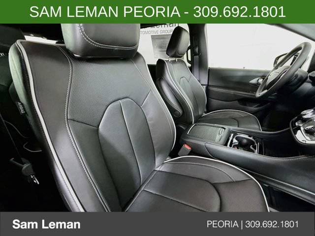 New 2027 Chrysler Pacifica Limited FWD image 29
