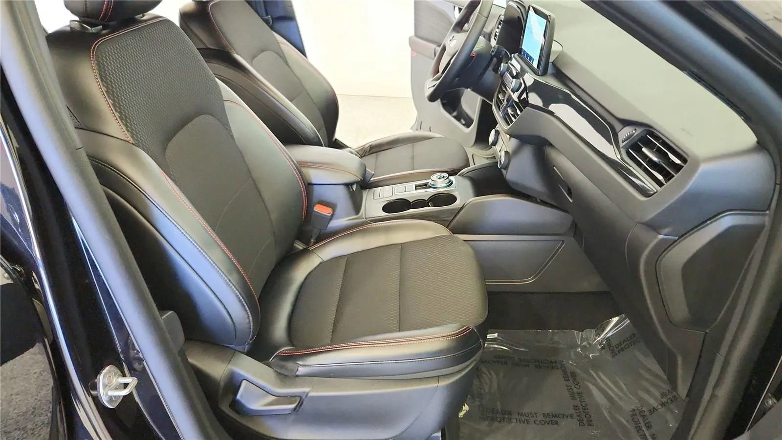 Used 2025 Ford Escape ST-Line image 33