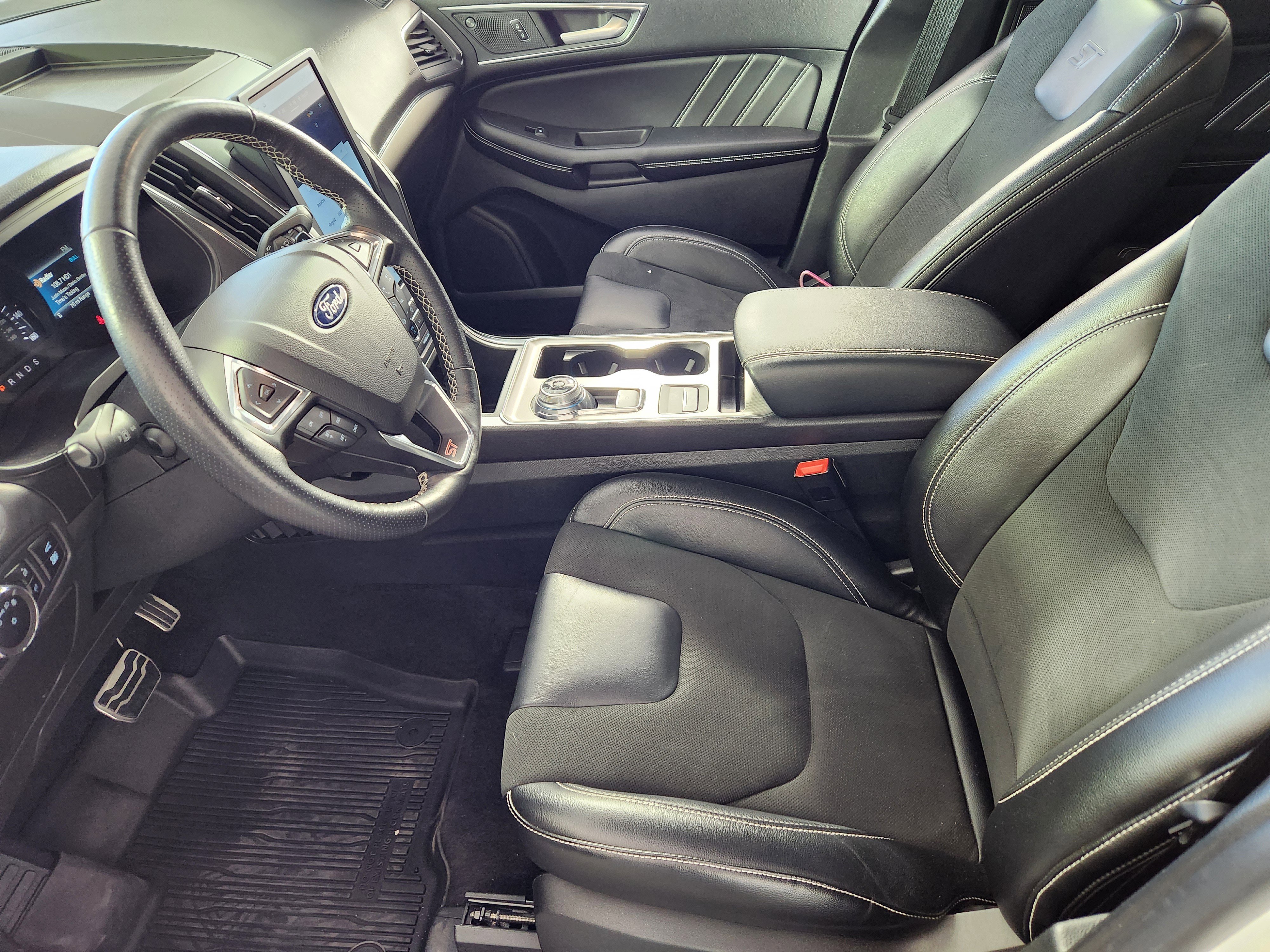 Used 2023 Ford Edge ST image 10