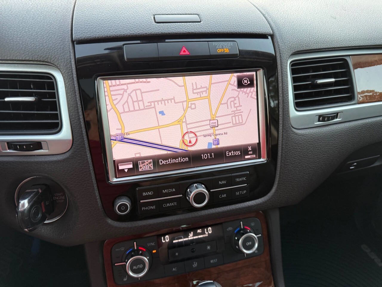 Used 2013 Volkswagen Touareg TDI image 39