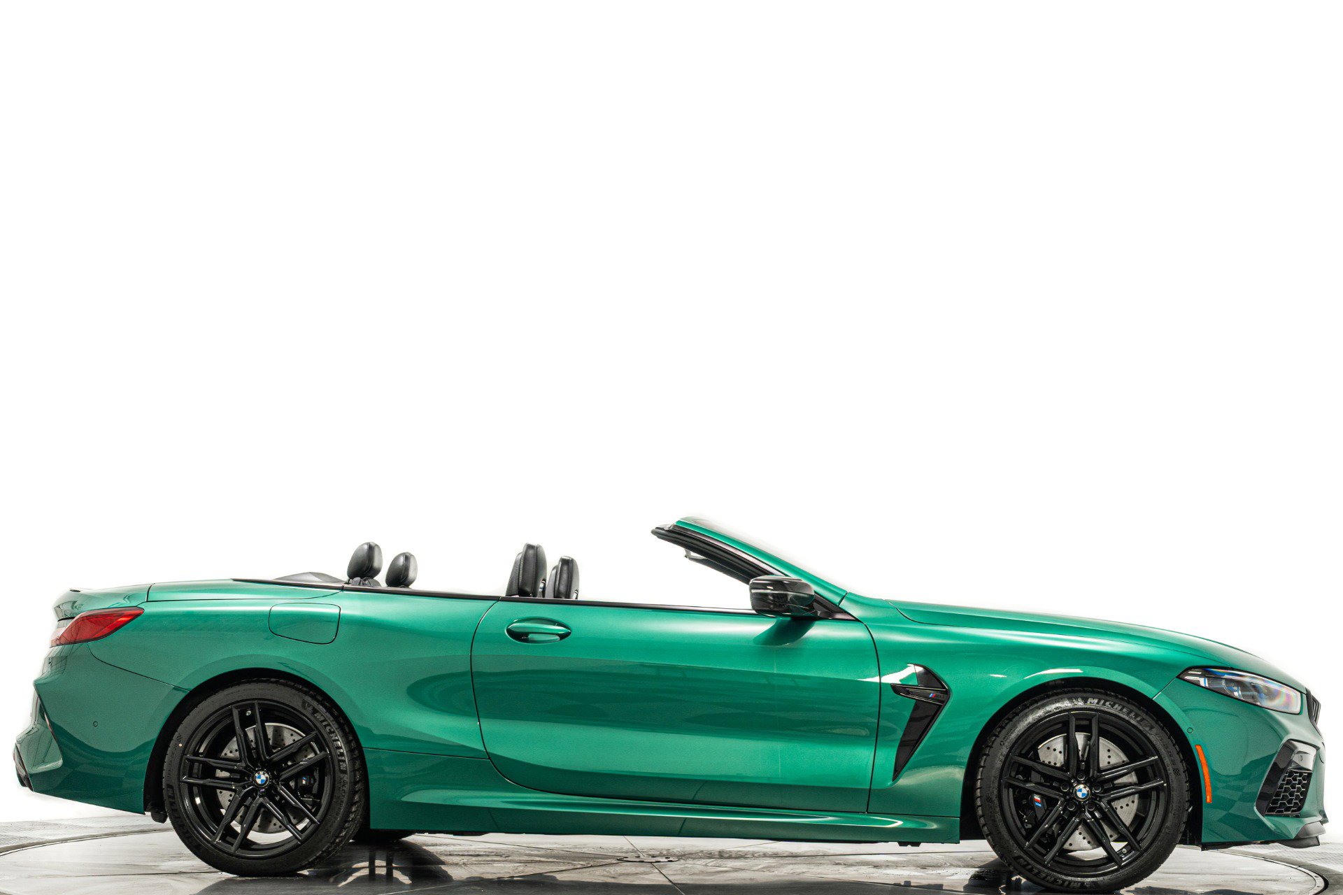 Used 2025 BMW M8 Competition AWD/4WD image 2
