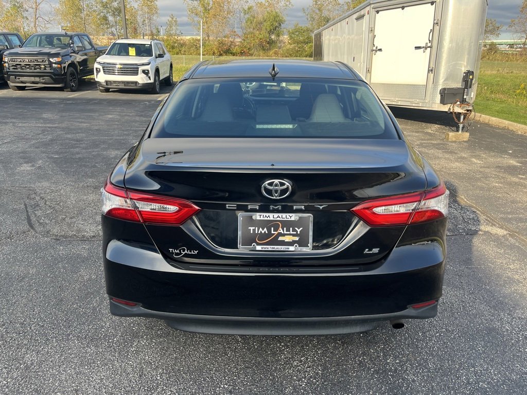 Used 2020 Toyota Camry LE image 6