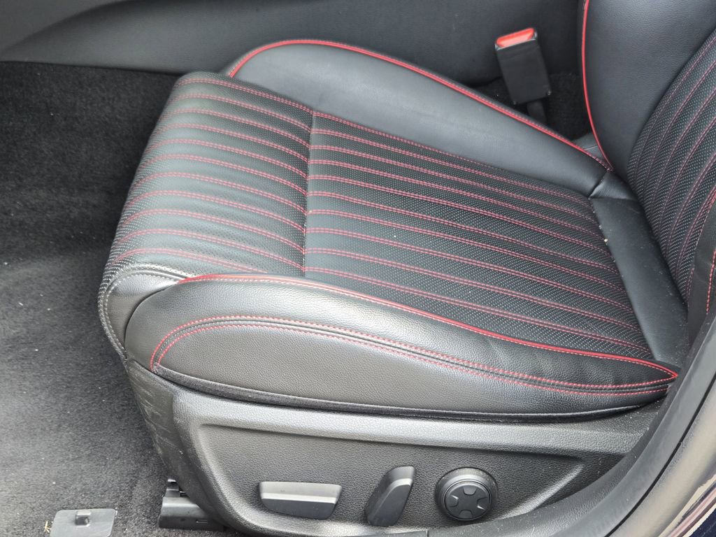 Used 2023 Genesis G70 2.0T w/ Sport Prestige Package RWD image 26