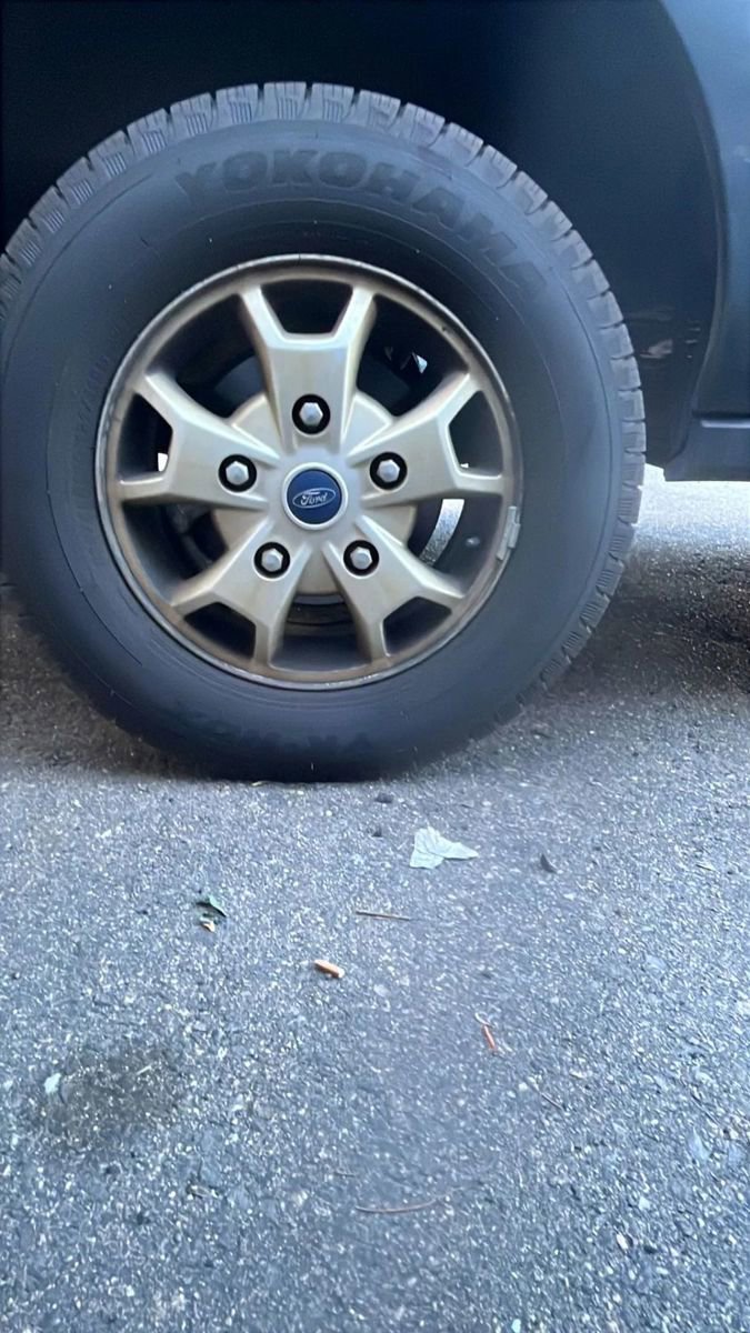 Used 2015 Ford Transit 250 Medium Roof image 19