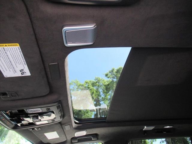 New 2026 Cadillac Escalade ESV Platinum Sport w/ LPO, ONYX Package image 21