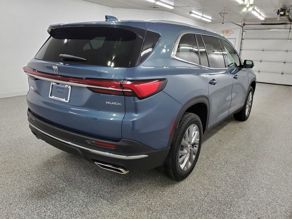 Used 2025 Buick Enclave Preferred image 4