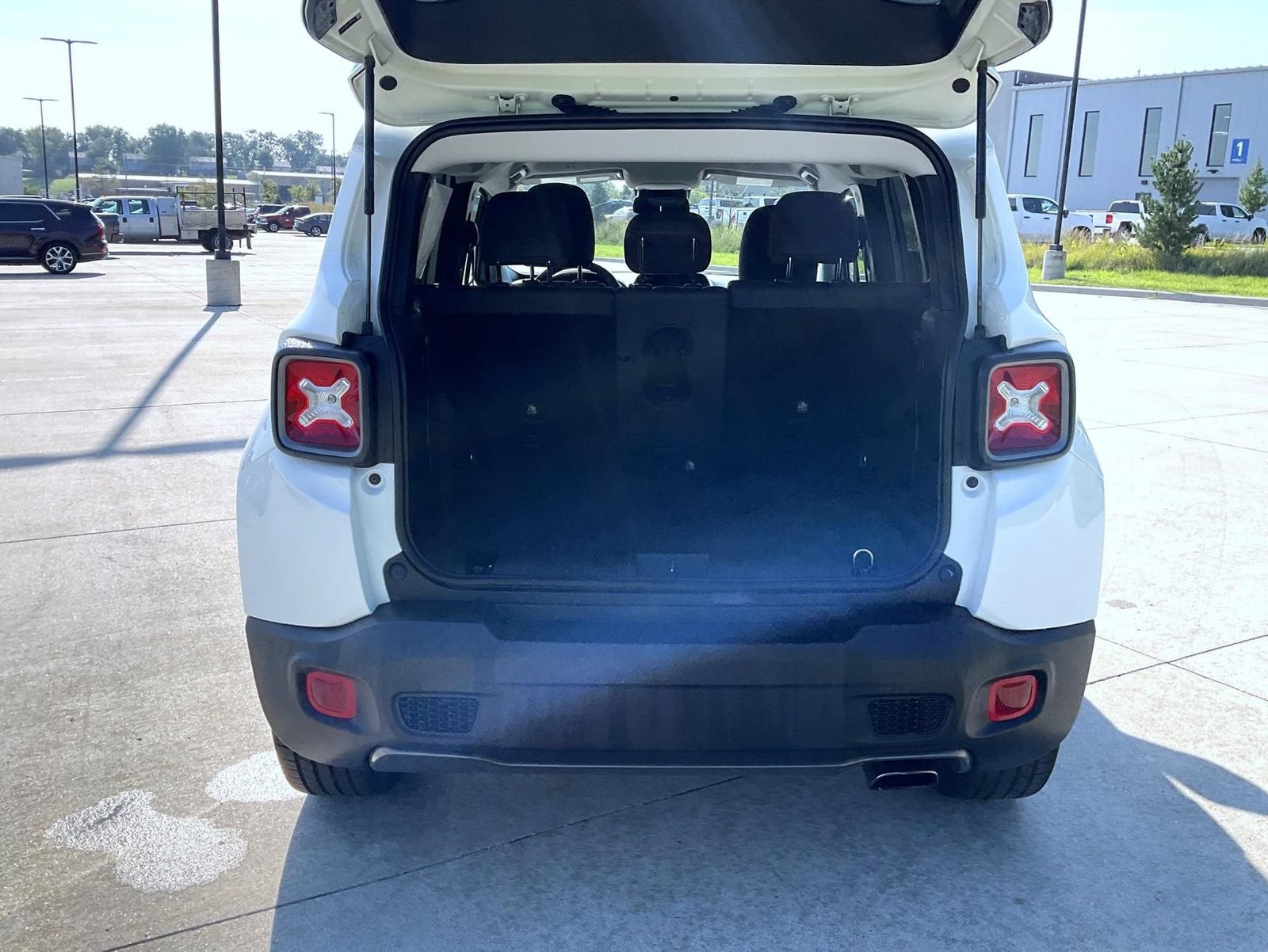 Used 2020 Jeep Renegade Limited AWD/4WD image 9
