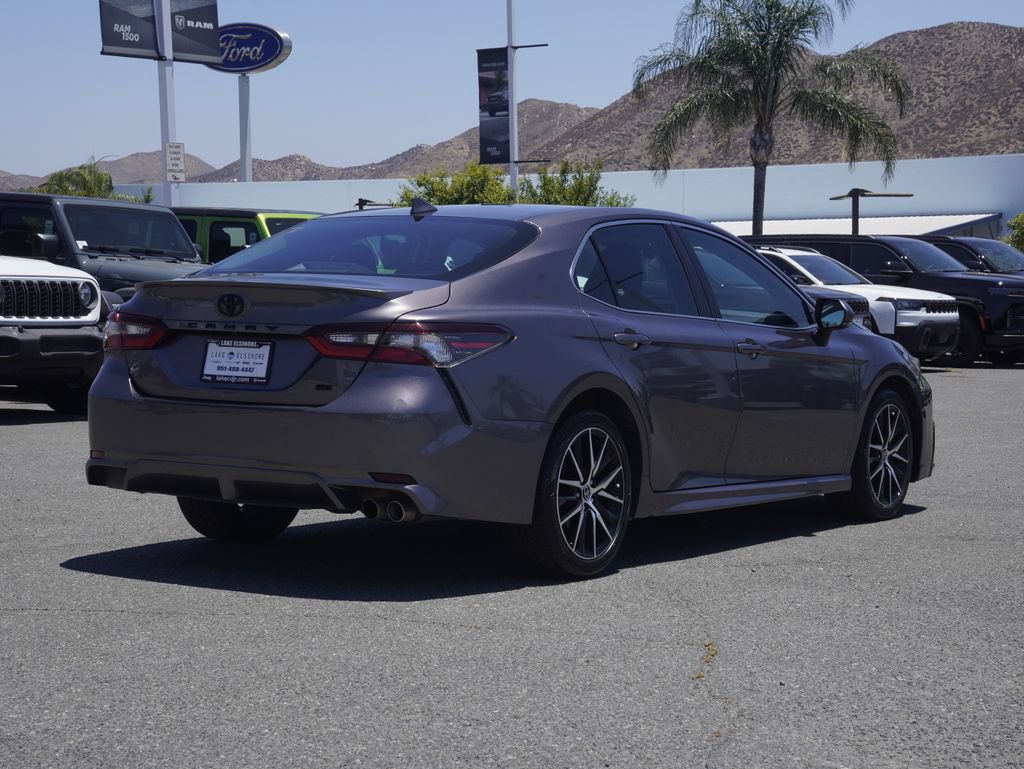 Used 2024 Toyota Camry SE FWD image 4