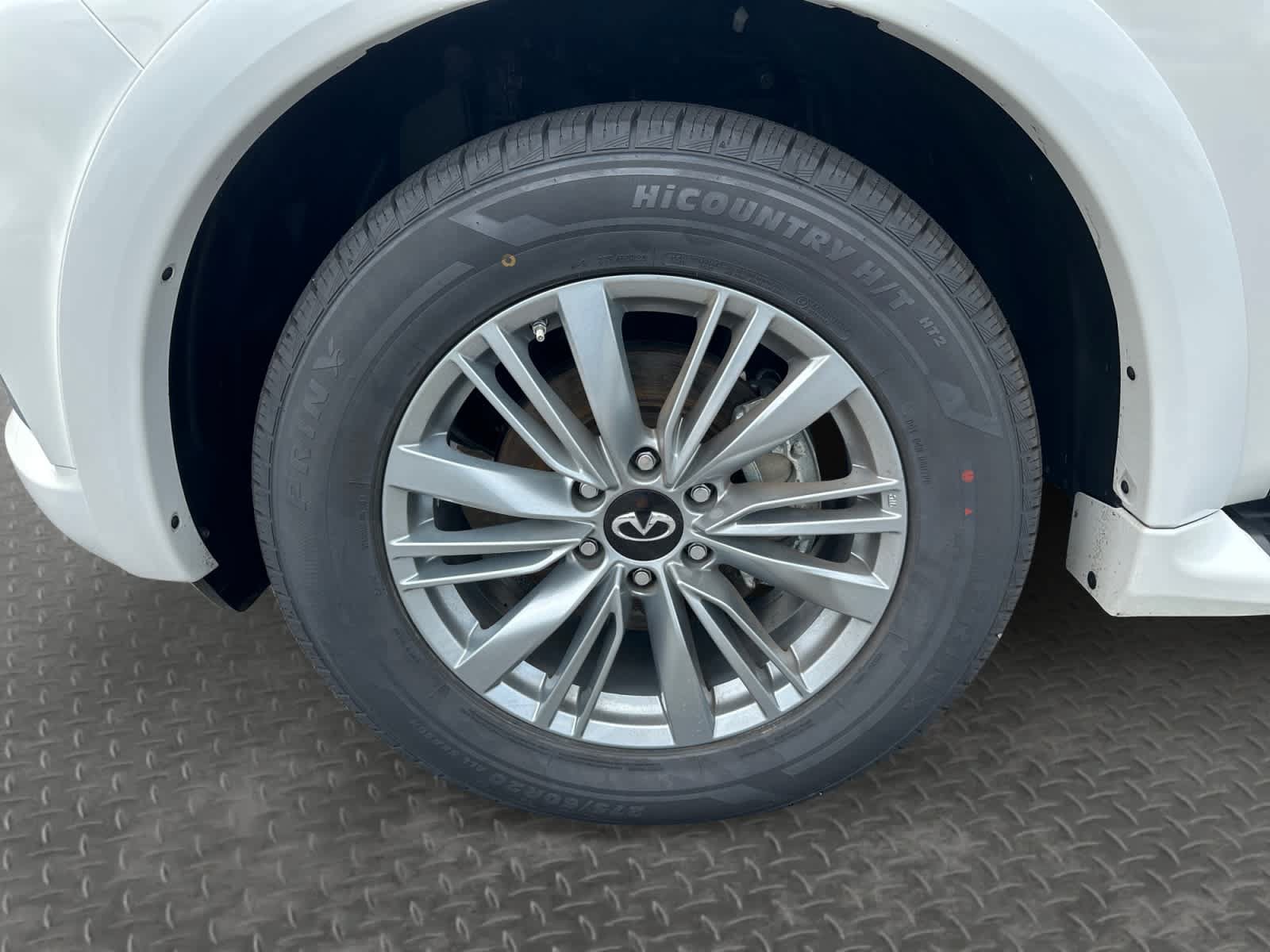 Used 2024 INFINITI QX80 Luxe AWD/4WD image 9