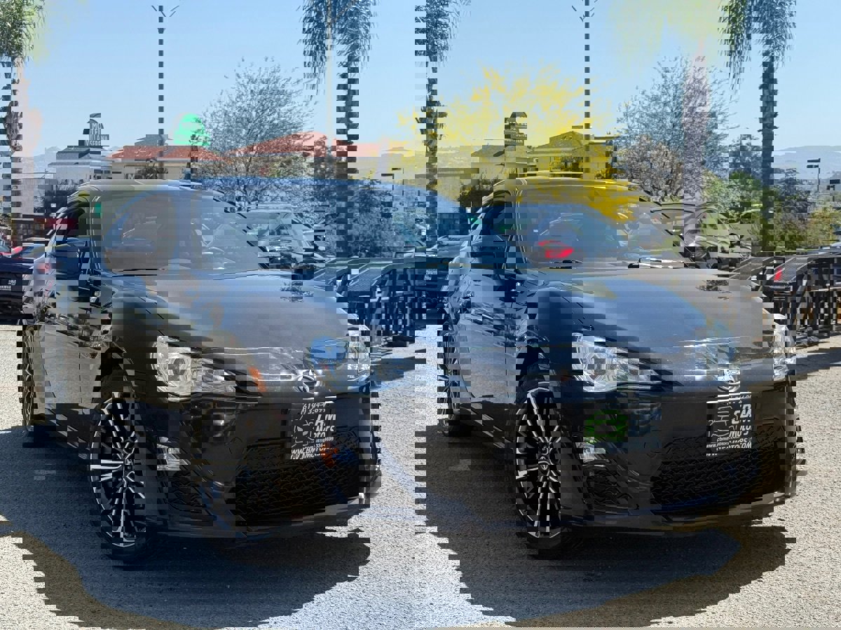 Used 2016 Scion FR-S image 2