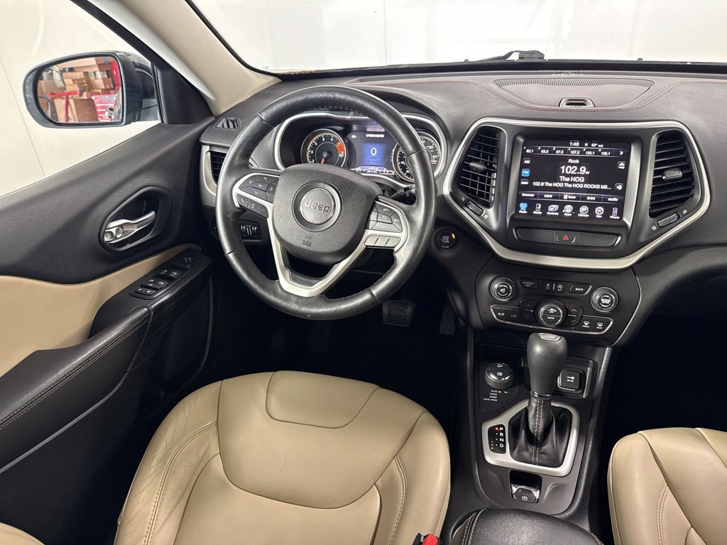 Used 2016 Jeep Cherokee Limited AWD/4WD image 18