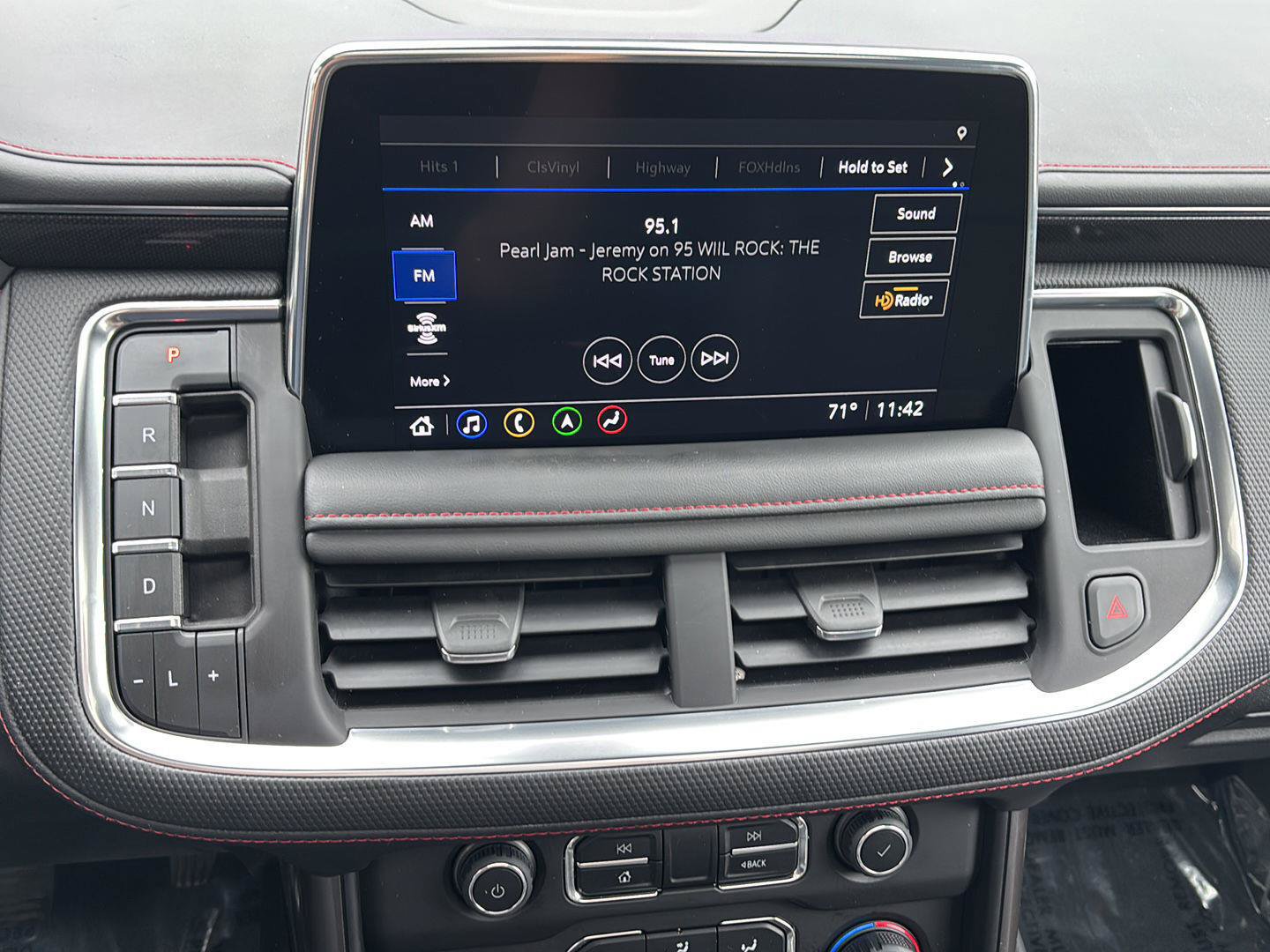 Used 2021 Chevrolet Tahoe RST w/ Luxury Package AWD/4WD image 15