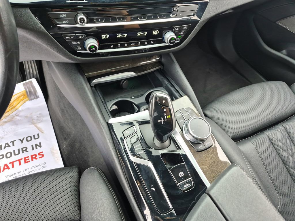 Used 2021 BMW 530i xDrive w/ Premium Package image 15
