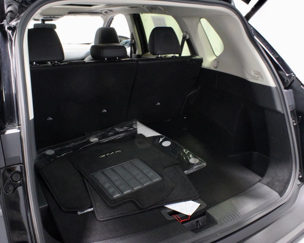 Certified 2023 Nissan Rogue SV w/ SV Premium B Package AWD/4WD image 11