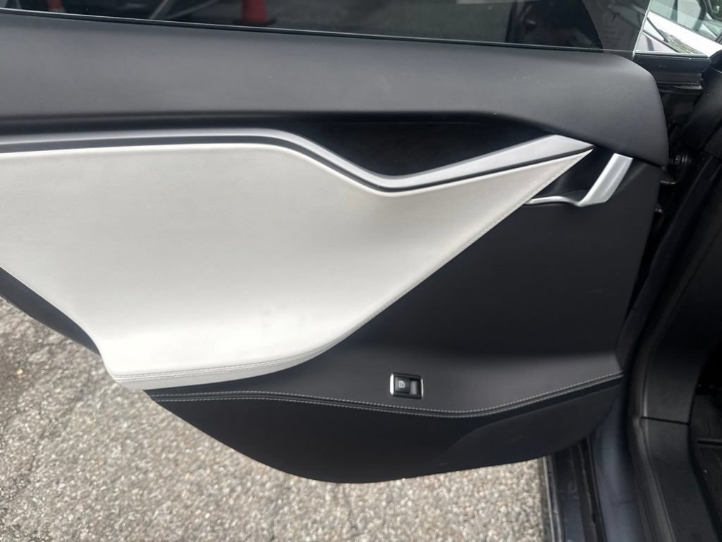 Used 2020 Tesla Model S Performance AWD/4WD image 30