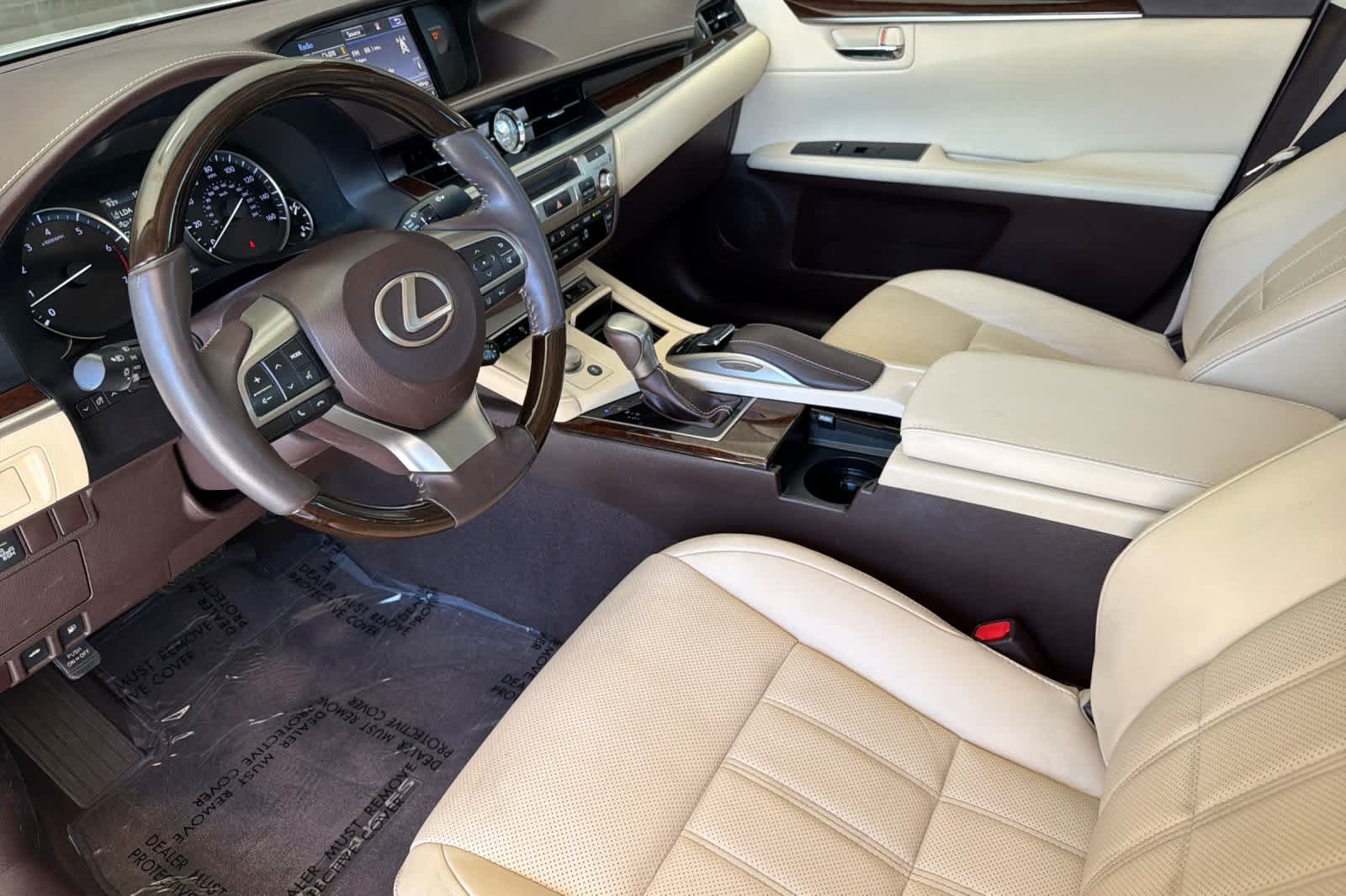 Used 2016 Lexus ES 350 w/ Luxury Package w/Wood Trim FWD image 11