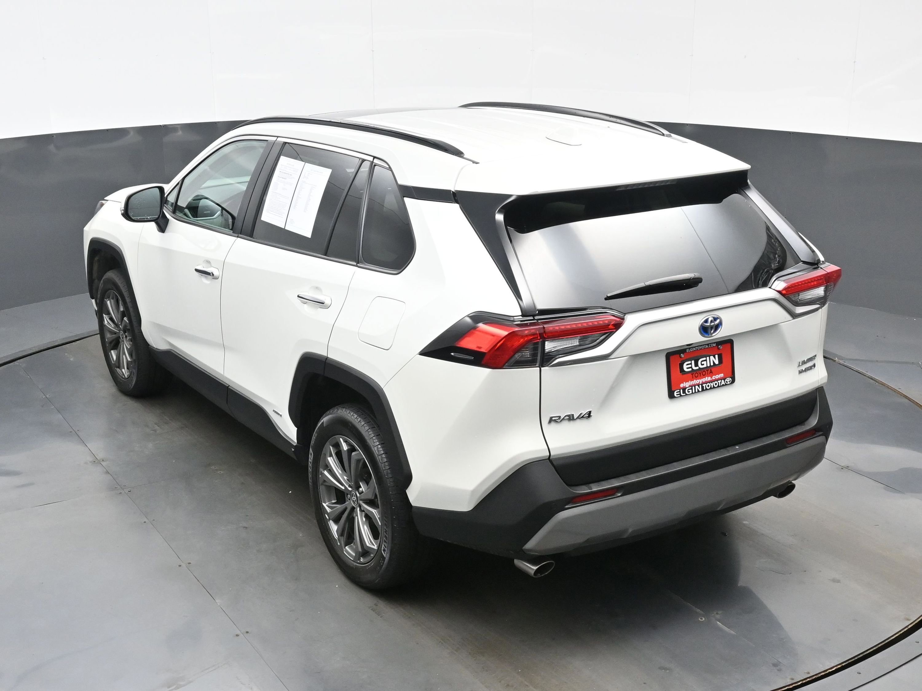 Used 2022 Toyota RAV4 Limited AWD/4WD image 40